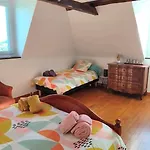 Maison Avec Piscine, Boulodrome Dans Les Pyrenees
