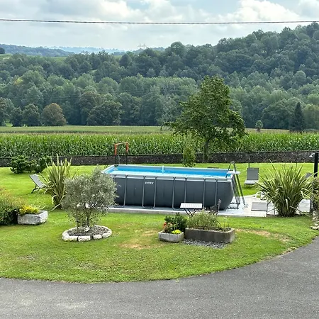 Maison Avec Piscine, Boulodrome Dans Les Pyrenees