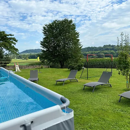 Maison Avec Piscine, Boulodrome Dans Les Pyrénées *