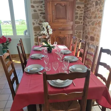 Maison Avec Piscine, Boulodrome Dans Les Pyrenees
