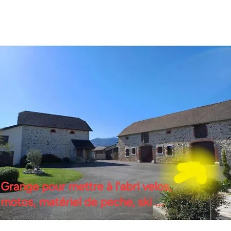 Maison Avec Piscine, Boulodrome Dans Les Pyrenees Semesterbostad *
