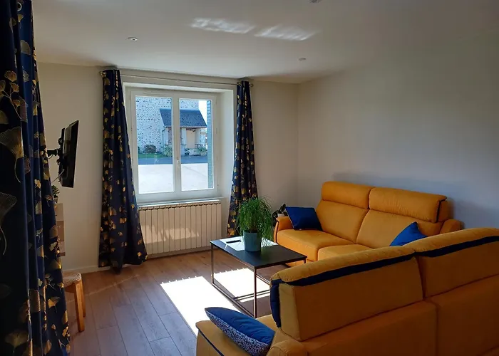 Maison Avec Piscine, Boulodrome Dans Les Pyrenees * Asson